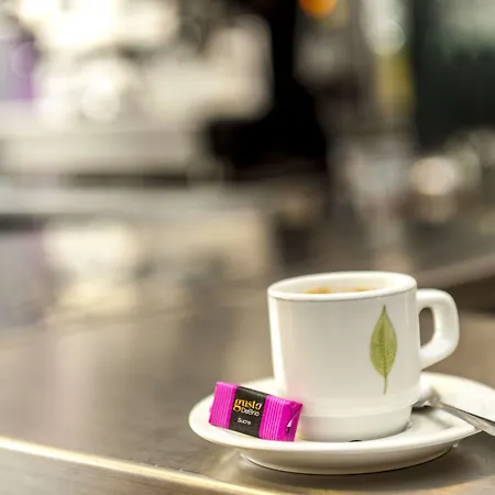 Brit - Le France Отель