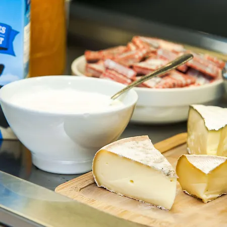 Brit - Le France Отель Каор