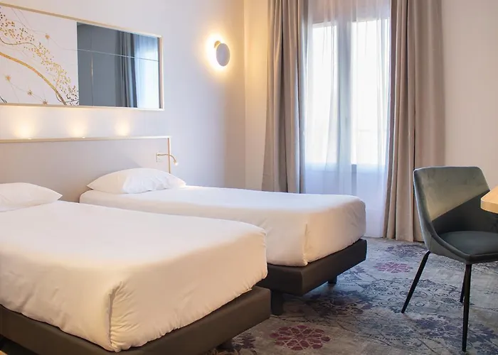 מלון Brit - Le France 3*