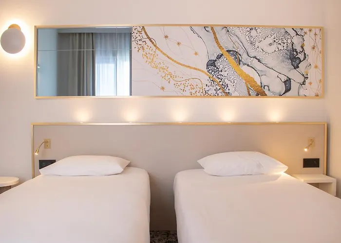 Brit - Le France מלון קאור